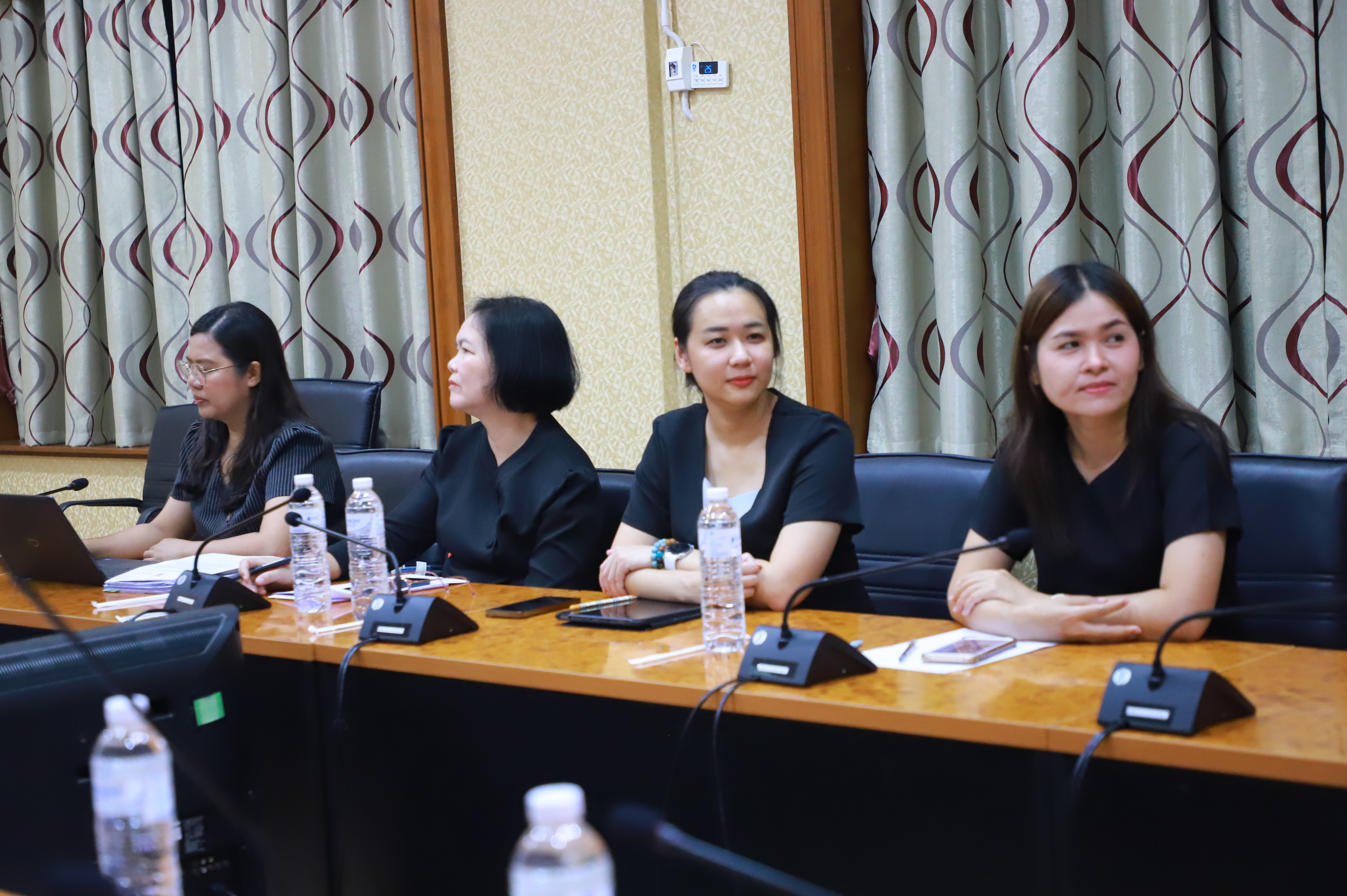 title - ส.ป.ก. เข้าร่วมการปฐมนิเทศนักศึกษาโครงการผลิตและพัฒนากำลังคุณภาพสูง เพื่อรองรับอัตรากำลังที่ขาดแคลนก่อนเข้ารับการฝึกอาชีพในส่วนราชการภายใต้ความร่วมมือและประชุมปรับแผนการฝึกอาชีพ